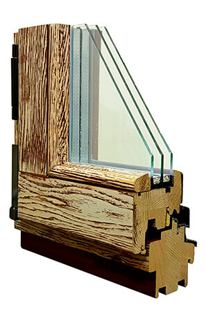 Дубовое деревянное окно - фото